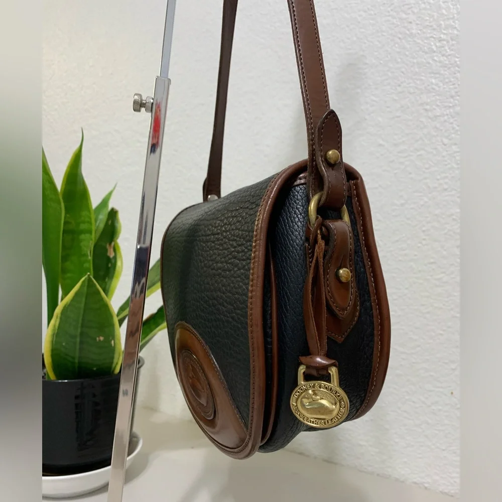 💕👜Vintage Dooney & Bourke Crossbody - Picture 4 of 12